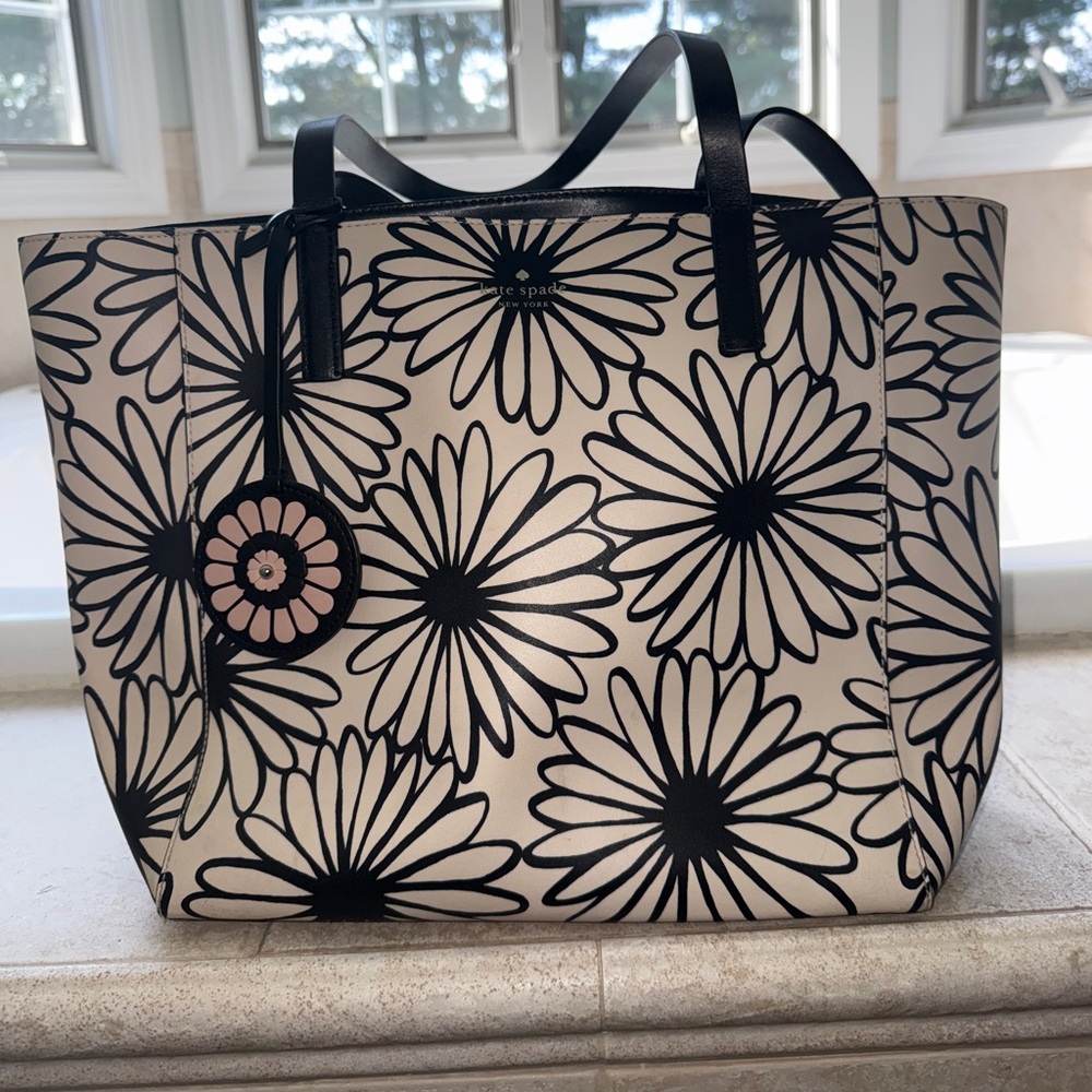 Kate Spade Black and Cream Daisy Tote Bag